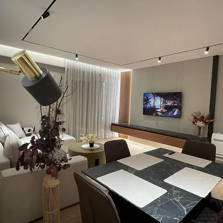 Azure Coast Suites, Sea View,iliria شقة