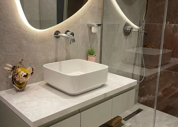 Azure Coast Suites, Sea View,iliria Lejlighed *